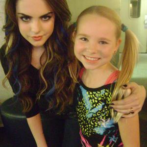 Amber on set of Victorious with Elizabeth Gillies