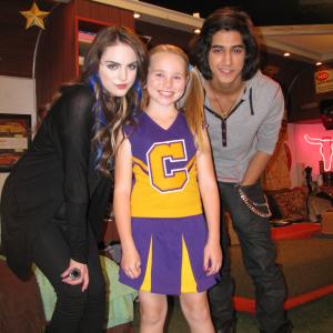 Amber set of Vicrorious with Elizabeth Gillies and Avan Jogia