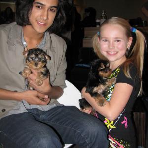Amber on set of Victorious with Avan Jogia
