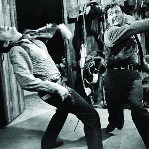 Still of John Cassavetes and Robert Taylor in Saddle the Wind (1958)