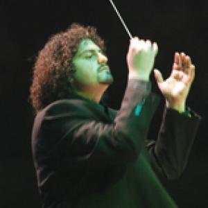 Reuven Herman conducting at the 2008 Berklee Commencement Concert