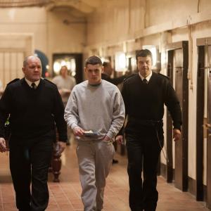 Still of Jack O'Connell and Duncan Airlie James in Starred Up (2013)