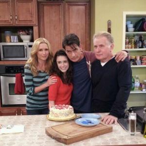 Shawnee Smith Daniela Bobadilla Charlie Sheen and Martin Sheen on the set of FXs ANGER MANAGEMENT