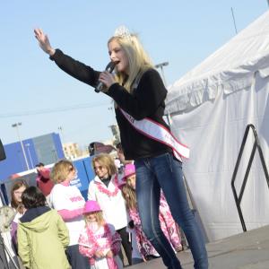 Michelle Bergh performing on the outdoor stage at the May 12 2013 Susan G Komen MN Mall of America Race for the Cure