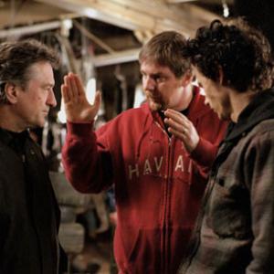 Robert De Niro, Michael Caton-Jones and James Franco in Miestas prie juros (2002)