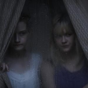 Still of Ambyr Childers and Julia Garner in We Are What We Are 2013