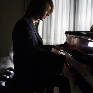 Kevin Krouglow - Piano