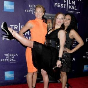 Quincy with lovely Zoe Bell and Tracie Thoms  RAZE THE MOVIE PREMIERE