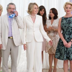 Still of Robert De Niro, Diane Keaton, Katherine Heigl, Christine Ebersole, Patricia Rae and Ana Ayora in Didziosios vestuves (2013)