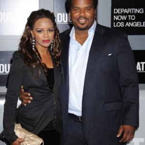 Craig Robinson and Krystal Brown at event of Vingiuotas kelias namo (2010)