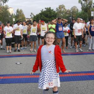 Marlowe sings the National Anthem at the start of the Santa Clarita marathon for a 5000 crowd!