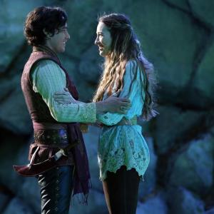Still of Sophie Lowe and Peter Gadiot in Once Upon a Time in Wonderland (2013)