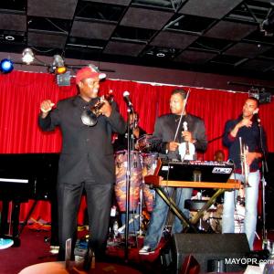 Jazz Master Jon Barnes teamed up with Earth, Wind and Fires Keyboardist Larry Dunn Tuesday, Oct. 1, 2013, Catalina Jazz Club. Barnes took command of the stage and orchestrated his an amazing mix of singers, bass, percussion,strings,pianist Larry Gordon.