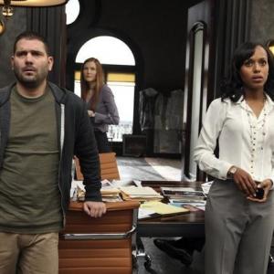 Still of Guillermo Daz Kerry Washington and Darby Stanchfield in Scandal 2012
