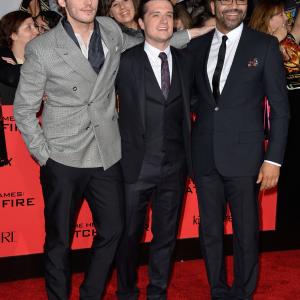 Jeffrey Wright, Josh Hutcherson and Sam Claflin at event of Bado zaidynes. Ugnies medziokle (2013)