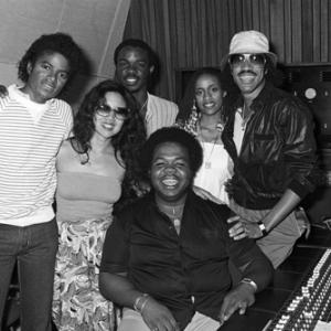 Michael Jackson Brenda Richie and Lionel Richie with the studio staff at Lion Share Recording Studios in Los Angeles