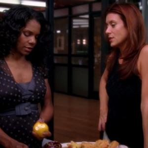 Still of Kate Walsh and Audra McDonald in Private Practice (2007)