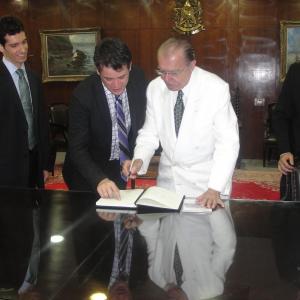 Marcelo Nigri Yves Goulart and Nayglon Goulart with President of the Federal Senate Jos Sarney  Beyond the Light Federal Senate of Brazil Braslia