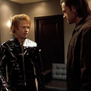 Still of Jared Padalecki and Wesley MacInnes in Supernatural 2005