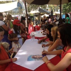 Autograph signing for 