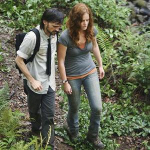 Still of Jeremy Davies and Rebecca Mader in Dinge 2004
