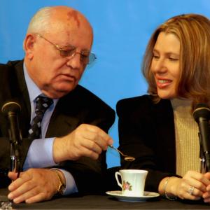 Susan Polgar and Mikhail Gorbachev  Chess for Peace project