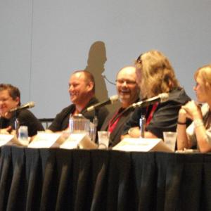 Comic Con panel with her Neighbors From Hell co-stars; Tracey Fairaway, Kurtwood Smith, Will Sasso, Patton Oswalt, and Molly Shannon
