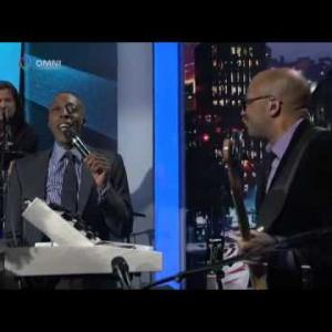 Alex Al does a bass  keyboard solo on set with Late night TV icon Arsenio Hall