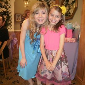 Sophia Strauss with Jennette McCurdy on the set of icarly This is a wedding scene episode 302