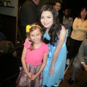 Sophia Strauss with Miranda Cosgrove on the set of icarly