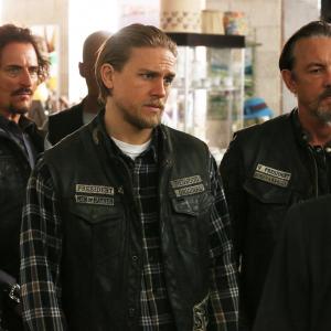 Still of Kim Coates Tommy Flanagan and Charlie Hunnam in Sons of Anarchy 2008