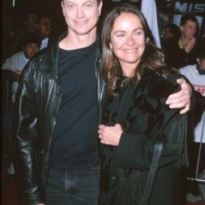 Gary Sinise and Moira Sinise at event of Mission to Mars 2000