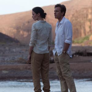 Still of Ewan McGregor and Emily Blunt in Tai nutiko Jemene (2011)