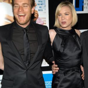 Ewan McGregor and Rene Zellweger at event of Down with Love 2003