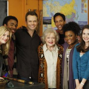 Still of Joel McHale, Betty White, Yvette Nicole Brown, Alison Brie, Gillian Jacobs, Danny Pudi and Donald Glover in Community (2009)