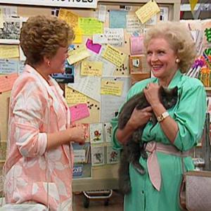 Still of Rue McClanahan and Betty White in The Golden Girls 1985