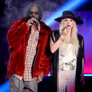 Snoop Dogg and Kesha at event of 2013 MTV Movie Awards 2013