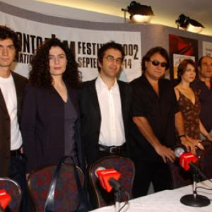 Atom Egoyan, Elias Koteas, David Alpay, Eric Bogosian, Marie-Josée Croze, Arsinée Khanjian and Robert Lantos at event of Ararat (2002)