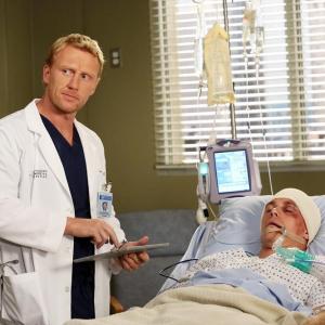 Still of Kevin McKidd and Michael Roark in Grey's Anatomy: Risk.