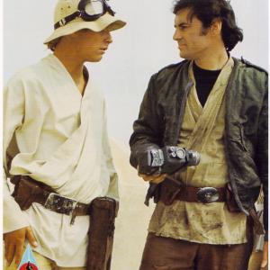 Luke Skywalker(Mark Hamill) and Fixer (Anthony Forrest) Star Wars(A New Hope)