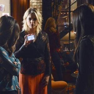 Still of Lucy Hale Ashley Benson and Shay Mitchell in Jaunosios melages 2010