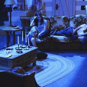 Still of Troian Bellisario, Ashley Benson and Shay Mitchell in Jaunosios melages (2010)