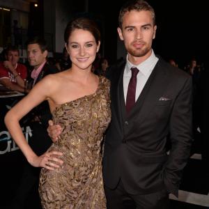 Shailene Woodley and Theo James at event of Divergente 2014