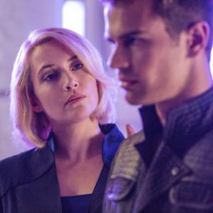Still of Kate Winslet and Theo James in Divergente 2014