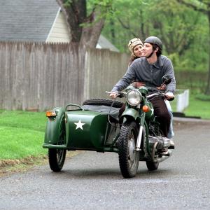 Still of Natalie Portman and Zach Braff in Garden State 2004