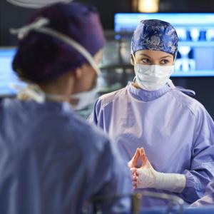 Still of Maggie Lin and Julia Taylor Ross in Saving Hope (2012)