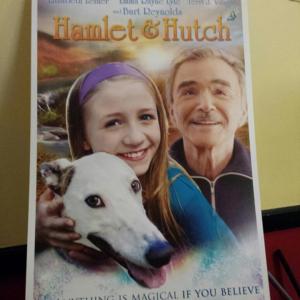 Emma Rayne Lyle, Burt Reynolds and Turbo as Hamlet in Hamlet & Hutch