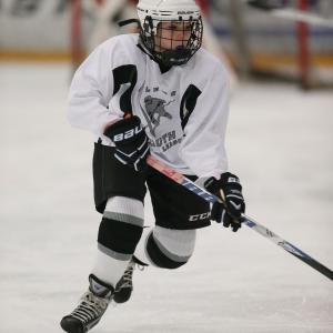 HannaH Eisenmann plays Defense on an Ice Hockey team