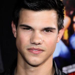 Taylor Lautner at event of The Runaways (2010)