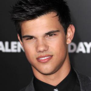 Taylor Lautner at event of Valentino diena 2010